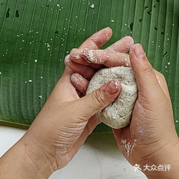 #创作者赏金计划  清明青团是一道具有鲜明季节特色的