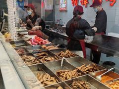 -狗撵鸭(泰山公寓店)
