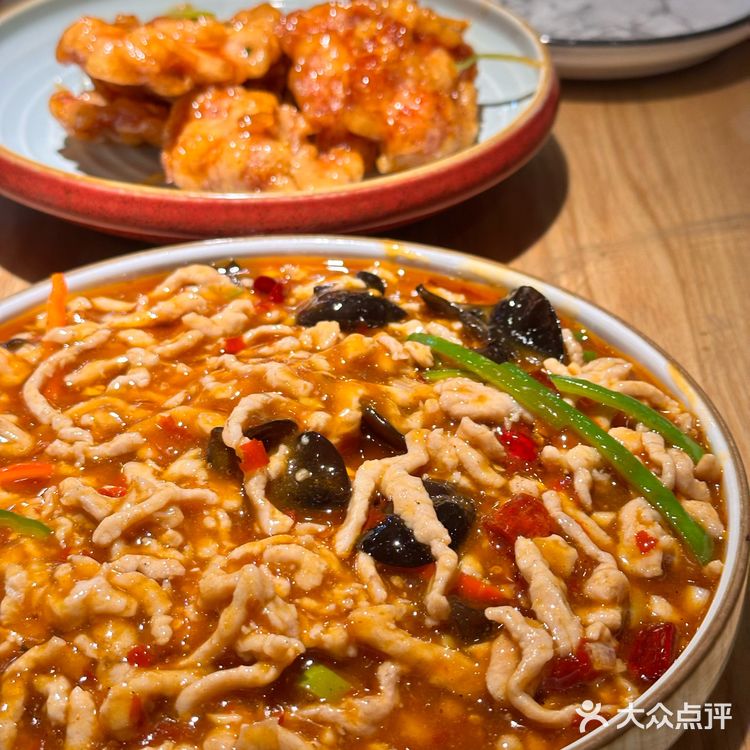 朋友说是很正宗的东北菜