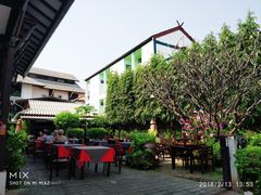 -Dash Teak House