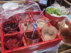 -虾弄弄海派小龙虾·牛羊蝎子火锅