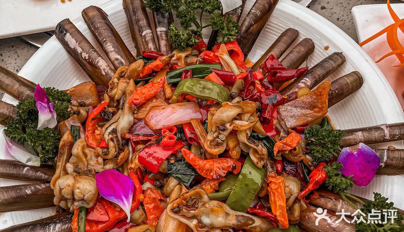 很多人都是慕名而来 主要是味道好吃到爆↓