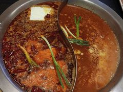 -沸炉重庆老火锅(军事博物馆店)