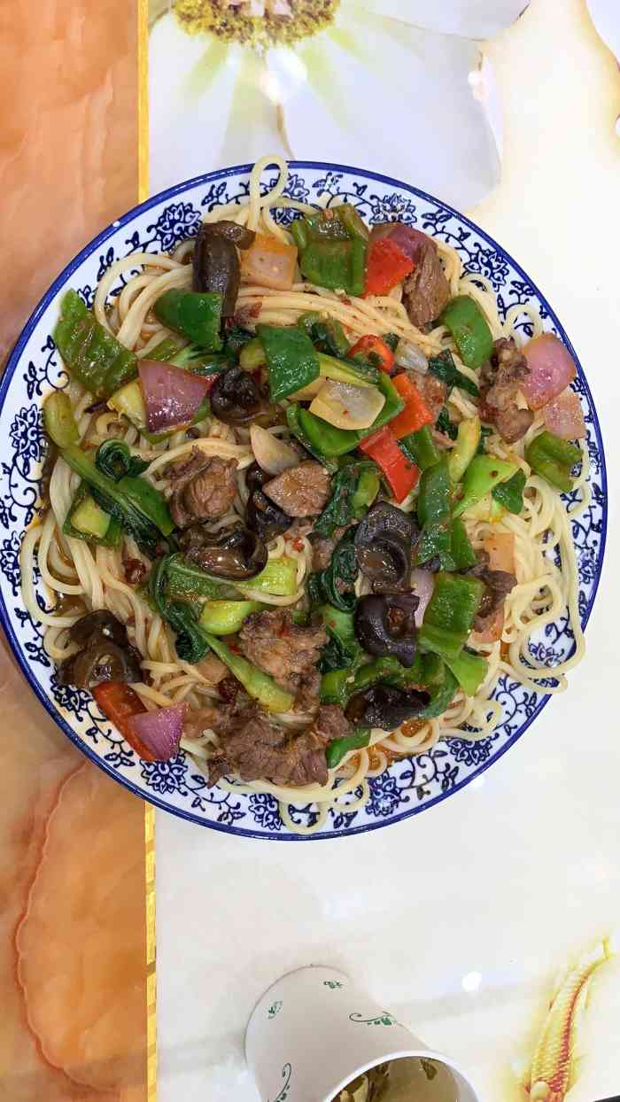 这家店在西藏大学新校区的旁边因为去招聘会然后路过