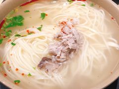 -亮亮面馆(经六路店)