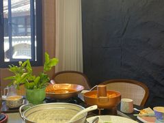 -桥边小楼·手工云南菜·古城观景小楼