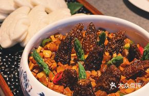 Dry-burned Stuffed Morel Mushrooms