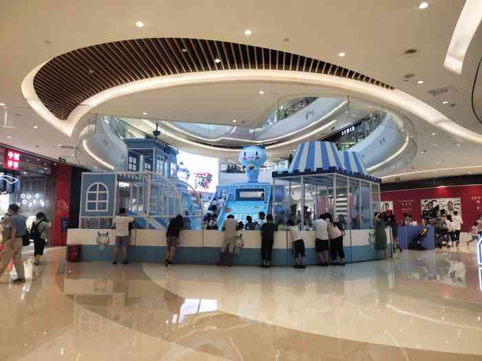 正大乐城(宝山店)-"商场整体还是不错的,商家也非常多,交通非.