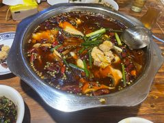 -乡土特色.冷锅鱼.牦牛肉汤锅