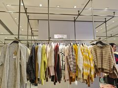 -URBAN REVIVO(欢乐海岸购物中心店)