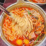 论吃我就服重庆人，铁锅米线是什么神仙美食
