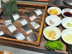 -围炉肉舍•炭烤活鳗•丹东海鲜烤肉(步行街店)