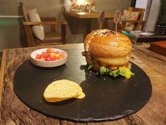 -HIGH FIVE哈福手工汉堡(桂林路店)