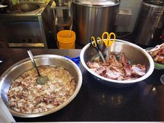 -鸿浩扒猪脚米线