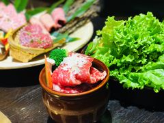 -山川小町·极番烧肉(新地假日广场店)