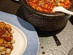 -万重锦·人文川菜馆(骡马市店)