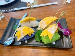 -Chom Cafe and Restaurant