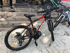 -道路口单车爱瓦士dahon大行