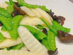 -郑猛记石岐鸽主题餐厅(长江店)