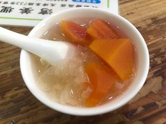 雪耳木瓜糖水-沙湾姜埋奶(兴新包店)