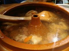 -云海肴·汽锅鸡·云南菜(天山百盛优客店)