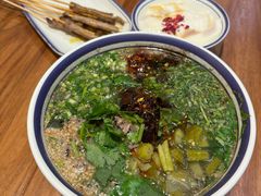 -云阿蛮云南生烫牛肉米线(奉贤路店)