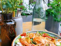 虾仁牛油果沙拉-RAC BAR(安福路店)