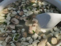 荠菜蘑菇豆腐汤-长廊好灶头 本地人农家菜(枫泾古镇店)
