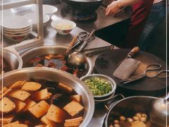 -松树干拌面店