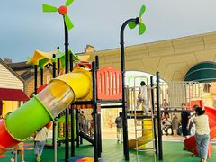 -王府井奥莱临潼小镇(临潼店)