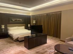 -天津京基皇冠假日酒店