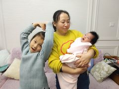 -萧乐母婴·住家月嫂·育婴师
