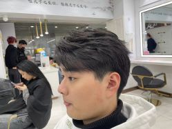 -镁连社·美联社