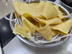 -黄利砖万峰林布依特色酸笋牛肉馆
