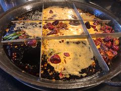 -铜元老码头鳝鱼火锅