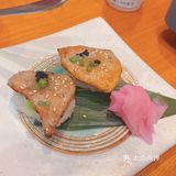 服务：服务生都蛮好的，上菜也很快速