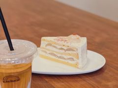 玫瑰荔枝奶油蛋糕-black rainbow coffee