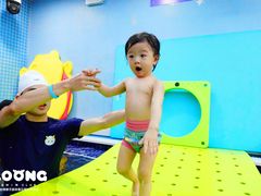 -龙格亲子游泳俱乐部(泊富中心)