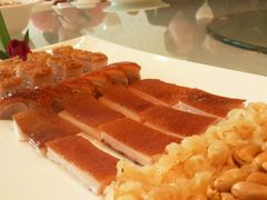 鸿运乳猪拼盘-聚宝渔港.五钻酒家(上地店)