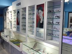 -提一眼镜·蔡司·依视路(小寨店)