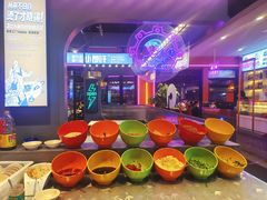 -钢管厂五区小郡肝串串香(蜀都万达店)