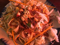 鸡肉沙拉-Cuc Gach Quan Restaurant