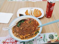 -小杨生煎(金山百联购物中心3楼店)