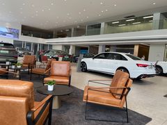 -上海冠松华奥奥迪4S店(张江店)