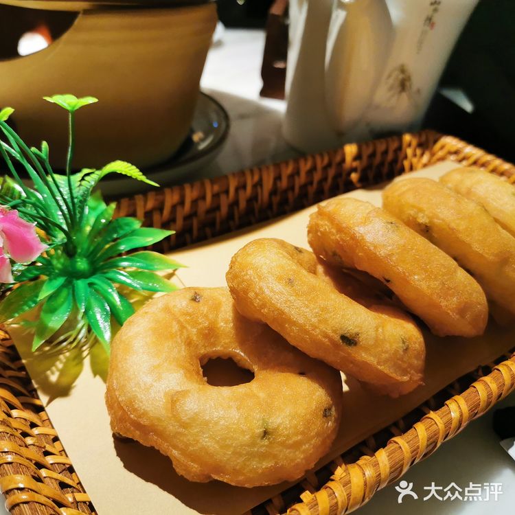 娃娃菜很好吃哦 推荐推荐 肥肠很下饭