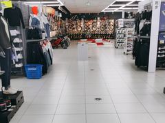 -迪卡侬(高新万达店)