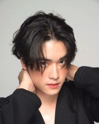-曼都发型