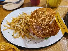 -HELLO 27 意面·沙拉·帕尼尼