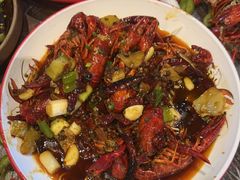 -老街烧烤大排档·地道湖北菜·龙虾馆(汉口火车站店)