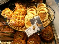 -巴黎贝甜(大宁国际商业广场店)